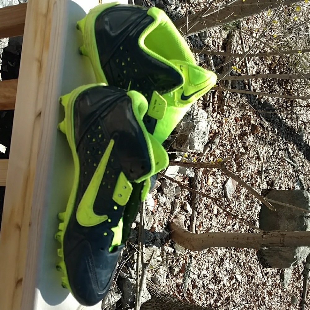 Boys lacrosse cleats